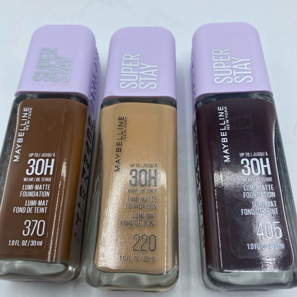 SOLD Super Stay Lumi Matte Longwear Foundation SHADE Choose 370 /220/ 405